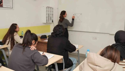 Alanyada 694 öğrenciye ücretsiz eğitim
