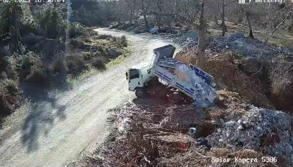 Alanyada kaçak moloz ve hafriyat dökümüne fotokapanlı takip