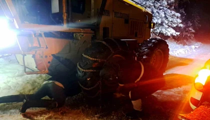 Alanyada yaylada araçlarında mahsur kalan vatandaşlar ekiplerce kurtarıldı