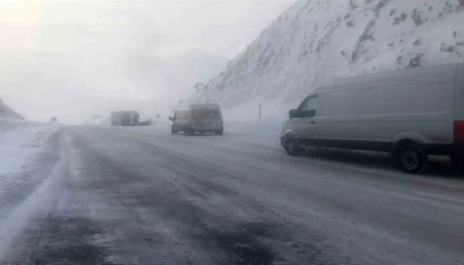 Antalya-Konya kara yolu tır ve çekicilerin geçişine yeniden açıldı