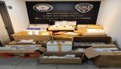 Antalyada 5 bin 105 kutu kaçak ilaç ele geçirildi