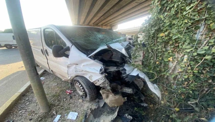 Antalyada iki araç çarpıştı: 1 ağır yaralı