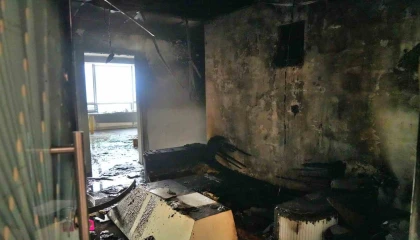 Antalyada ofis yangını: 1 buçuk milyon TLlik mal kaybı