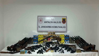 Antalyada ruhsatsız silah operasyonu: 22 gözaltı