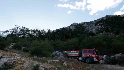 Antalyadaki orman yangını kontrol altına alındı, 2 hektar alan zarar gördü