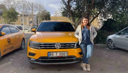 Babasının hasta olmasıyla direksiyona geçen taksici Eminenin hayali tır şoförü olmak