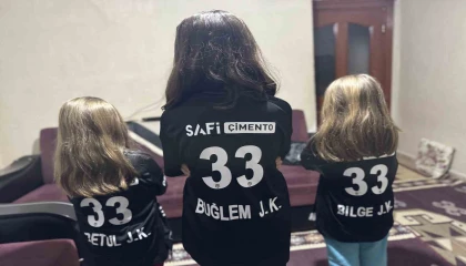 Beşiktaşlı baba takımına olan sevgisini kızlarının isimlerinde yaşatıyor