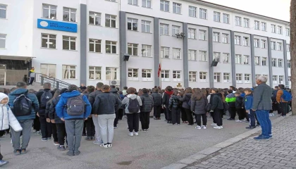 Burdurda 41 bin öğrenci için ders zili çaldı