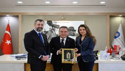 Çek Büyükelçi Stepanek Büyükşehir Belediye Başkanı Muhittin Böceki ziyaret etti