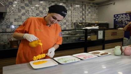 Çöp şiş katmer renklendi