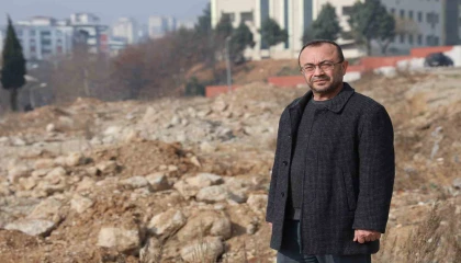 Depremde eşi ve iki kızını kaybeden imamın yürek yakan hikayesi