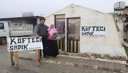 Depremde kendilerine ev olan çadır şimdi ekmek tekneleri oldu