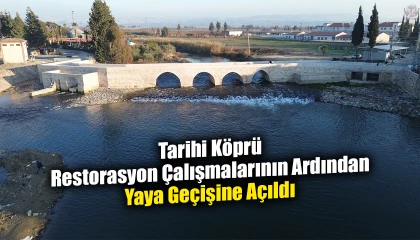 Depremin yıkamadığı tarihi köprü restorasyon çalışmalarının ardından yaya geçişine açıldı