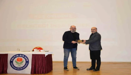 Eğitim-Bir-Sen Adana Şubesinden Dijital Çağda Öğretmenlik Konferansı