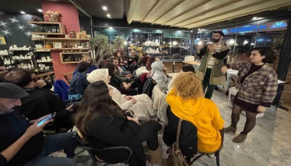 Eski sevgililerden kalan hediyeler açık artırmada satıldı