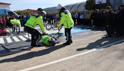 Gazipaşada öğrenciler trafik bilinciyle yetişiyor