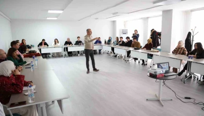 Gençlere CV hazırlama ve e-ticaret eğitimi verildi