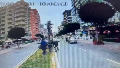 Güvenlik görevlisi trafikte tartıştığı halk otobüsü şoförlerini bıçakla yaraladı