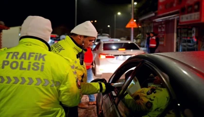 Ispartada 24 saatte 3 aranan şahıs yakalandı, 345 sürücüye idari para cezası kesildi