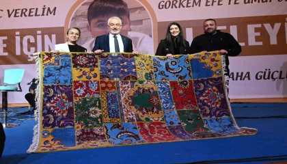 Ispartada DMD kas hastası genç için düzenlenen yardım gecesinde rekor bağış