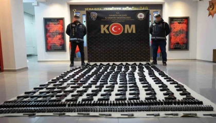 Ispartada iki araçta yüzlerce ruhsatsız tabanca ele geçirildi