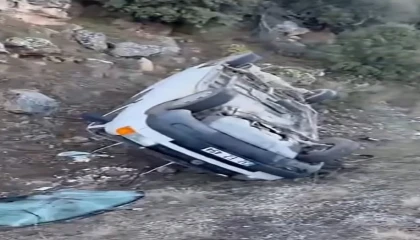 Ispartada kontrolden çıkan araç takla attı: 2 yaralı