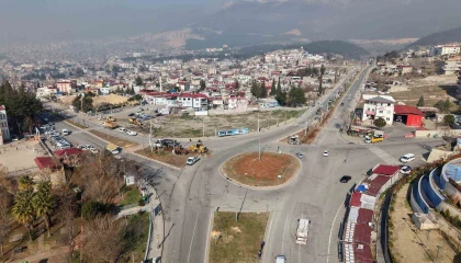 Kahramanmaraşta yol ve kavşak çalışmaları