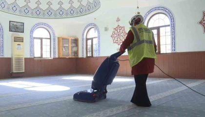 Kepez Belediyesi Ramazan öncesi cami ve cemevlerini temizledi