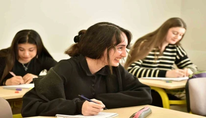 Kepez Belediyesinden başarılı öğrencilere VIP sınıf