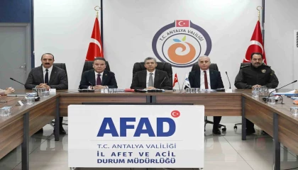 Konyaaltı Sahilinde kaçak yapılar kaldırılacak, kalite artırılacak