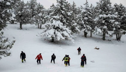 Mersin itfaiyesinden kar üstünde nefes kesen tatbikat