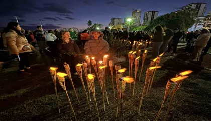 Mersinde 6 Şubat depreminde hayatını kaybedenler sessiz yürüyüş ile anıldı