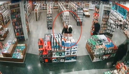 Mersinde hırsızlık şüphelisi güvenlik kamerasından yakalandı