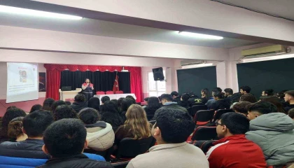 Mersinde jandarmadan öğrencilere siber farkındalık eğitimi