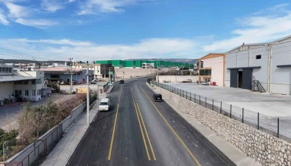 Mersinde yol çalışmaları sürüyor