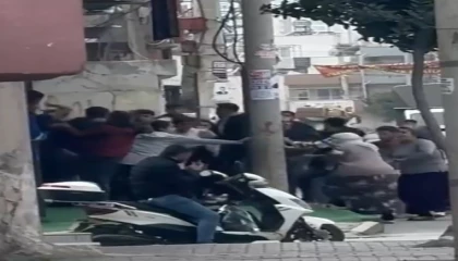 Mersinde yol verme kavgası sokağa taştı