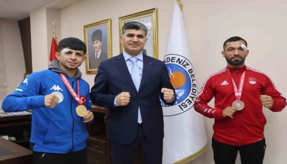 Mersinli boksörler Konyadan madalya ile döndü