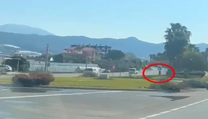 Motosiklet sürücüsü ters yönde ölüme meydan okudu