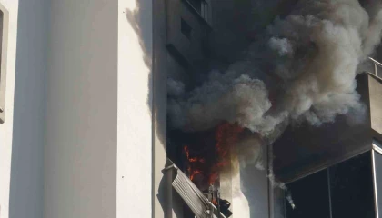 Nezihe ninenin unutkanlığı apartman sakinlerini sokağa döktü