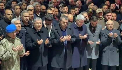 Osmaniyede deprem şehitleri için sessiz yürüyüş ve anma programı düzenlendi