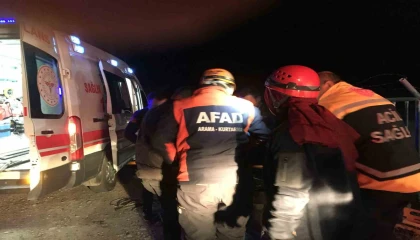 Osmaniyede otomobil sulama kanalına devrildi: 1 yaralı