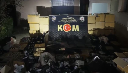 Osmaniyede tırda 146 bin 800 paket kaçak sigara ele geçirildi