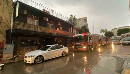Restoranın bacasında çıkan yangın itfaiye ekiplerince söndürüldü