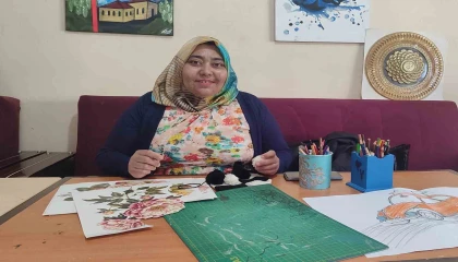 Şizofreni hastalığını sanatla yenmeye çalışıyor