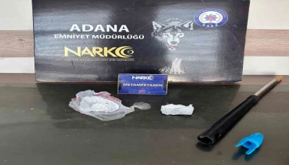 Süpürge sapında uyuşturucu ele geçirildi, 2 şüpheli tutuklandı