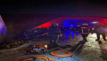 Tarsusta havaalanı yolunda kaza: 2 yaralı