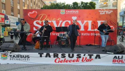 Tarsusta Sevgililer Günü kutlandı