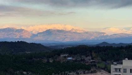 Torosların zirvesinden kartpostallık manzaralar