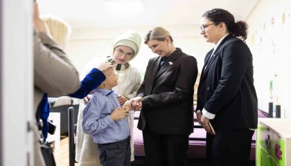 Türkiyenin şefkati Ukraynalı çocuklara umut oldu: Olena Zelenska orada kendini tuttu ama sonrasında ağladı