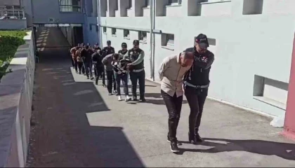 Uyuşturucu satan 50 torbacı tutuklandı